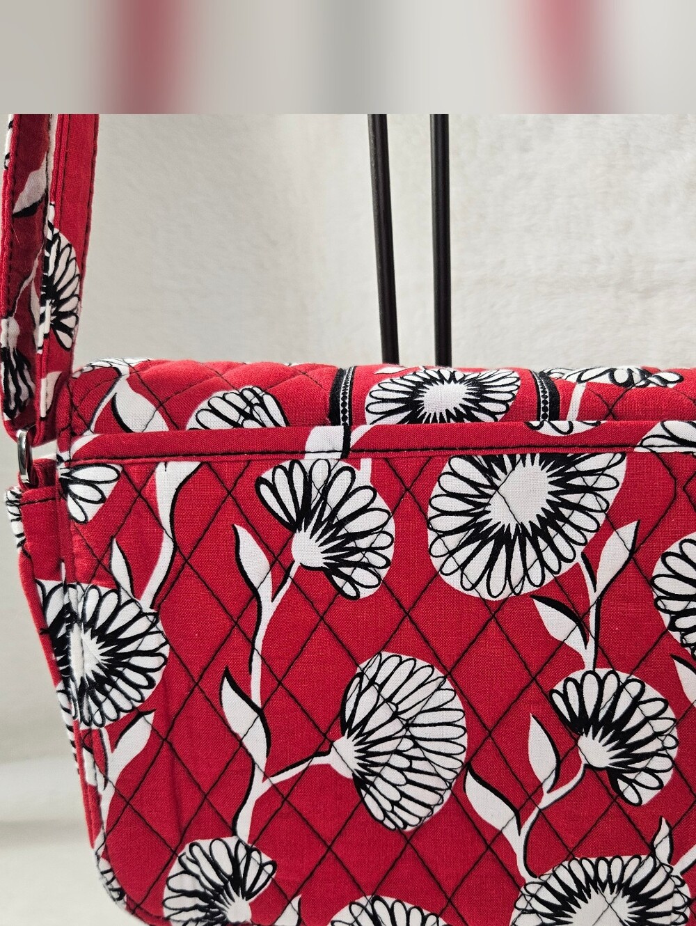 Vera Bradley Deco Daisy Crossbody Bag - Picture 4 of 7